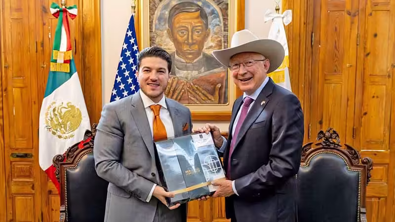 Samuel García y Ken Salazar firman convenio de intercambio educativo entre Nuevo León y EU