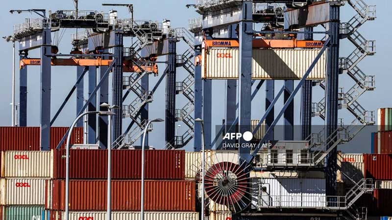 Entra en vigor el arancel del 10% sobre buena parte de las importaciones a EU