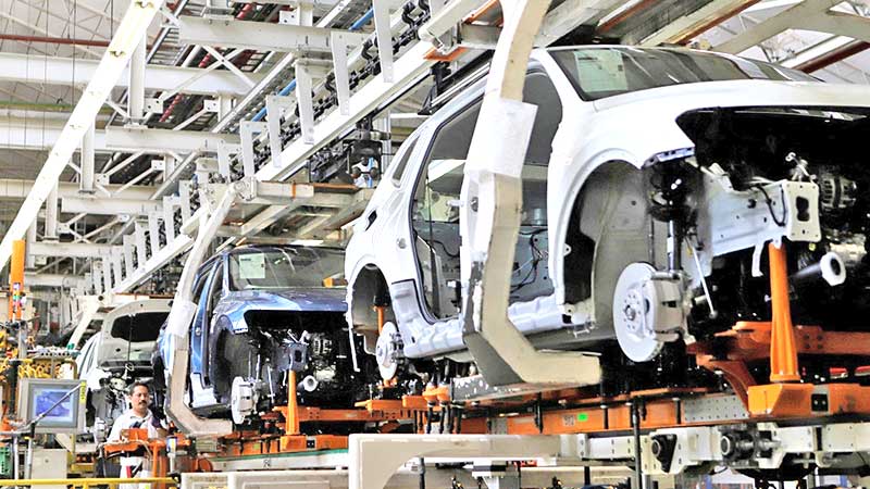 Sheinbaum asegura que el cierre temporal de Stellantis en su planta de Toluca no afectará empleos