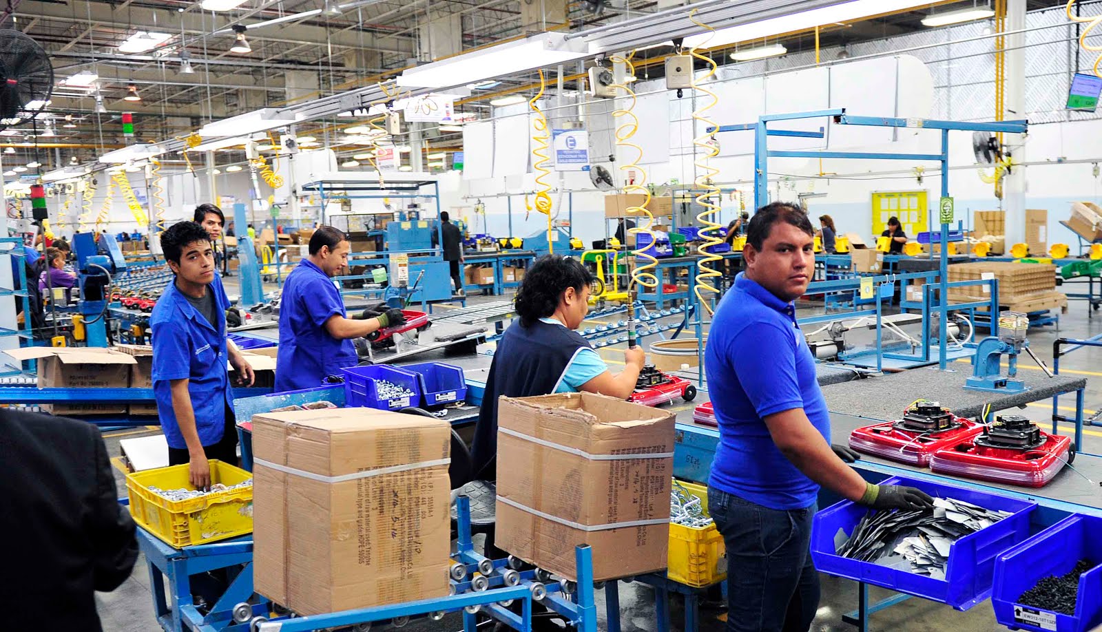 Cerrarán cuatro maquiladoras en Juárez