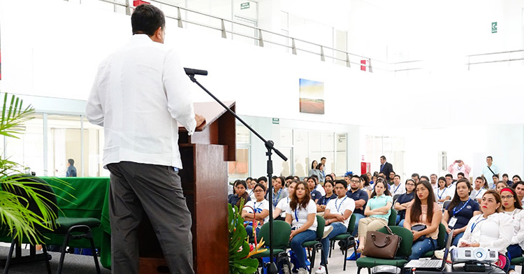 El estudio y el conocimiento son ineludibles para el avance de los puertos: Héctor Mora