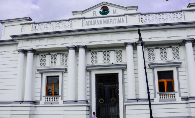 Plasman En Libro Historia De La Instalación De Las Aduanas En México.