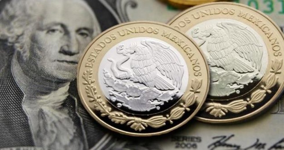 Peso abre la semana a la baja; el dólar cotiza en 19.15 unidades