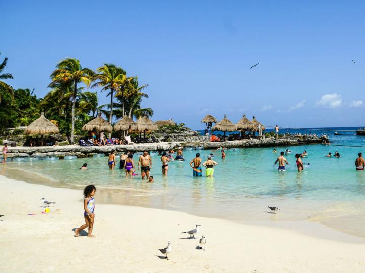 Conflictos comerciales impactan negativamente al turismo