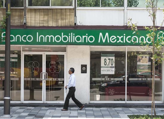 Empresarios deben ayudar a revertir el bajo crecimiento del país