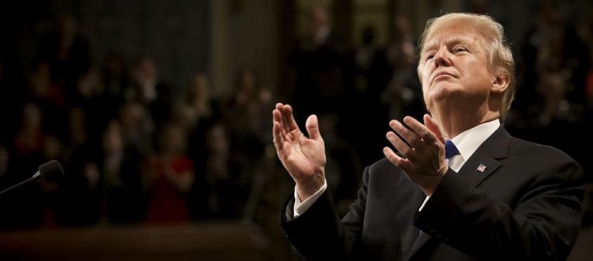 Obliga EU a México a dar empleo y salud a migrantes