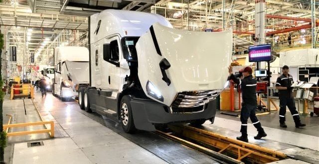 10 años del éxito de Daimler en Coahuila