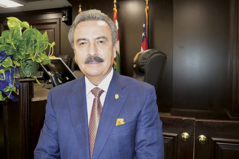 Busca Laredo aumentar comercio internacional