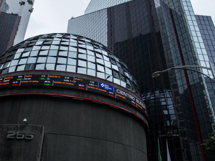 Certeza comercial favorece al Peso y a la BMV