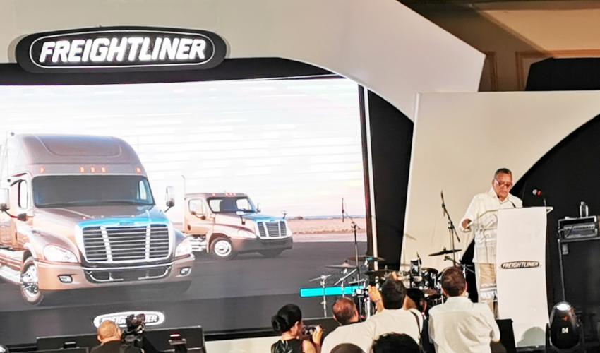 DAIMLER TRUCKS LANZA PROMOCIÓN PARA IMPULSAR NUEVO CASCADIA