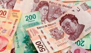 El peso gana más de 2% tras cumplirse plazo de acuerdo migratorio de México con EU