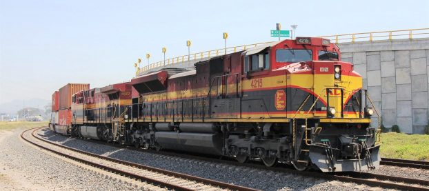 Registra puerto de Lázaro Cárdenas manejo de 662 mil contenedores