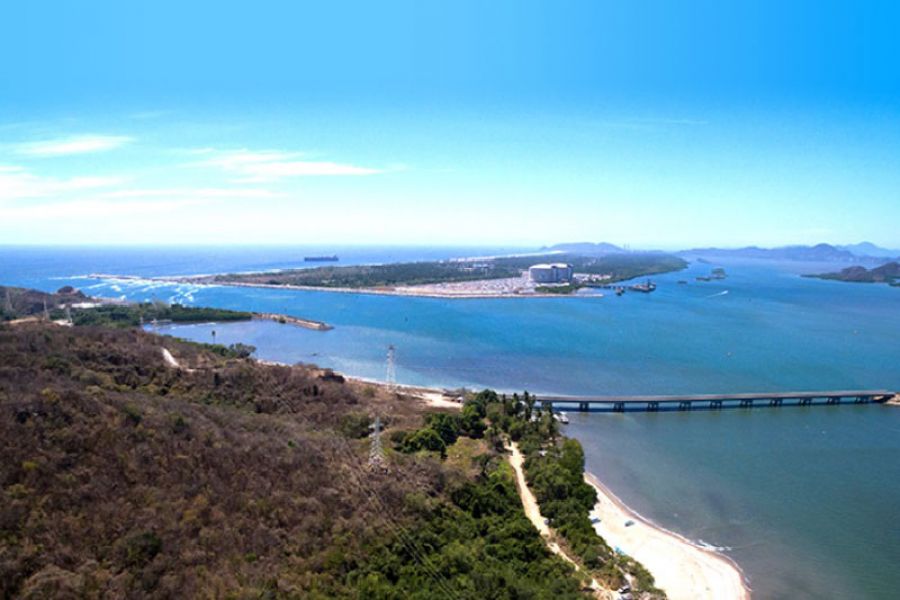 SCT va por la 3a TEC de Manzanillo con 1, 211.7 mdd y firma acuerdo marítimo con Dinamarca