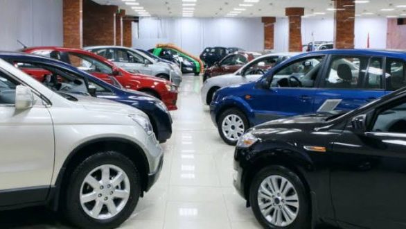 Cae capacidad de mexicanos para compra autos