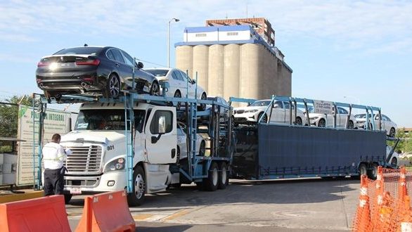 Puerto Lázaro Cárdenas creció en un 4% al mes de julio en transporte de autos