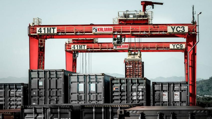 KALMAR FIRMA CONTRATO DE SUMINISTRO DE GRÚAS PARA IPM ALTAMIRA