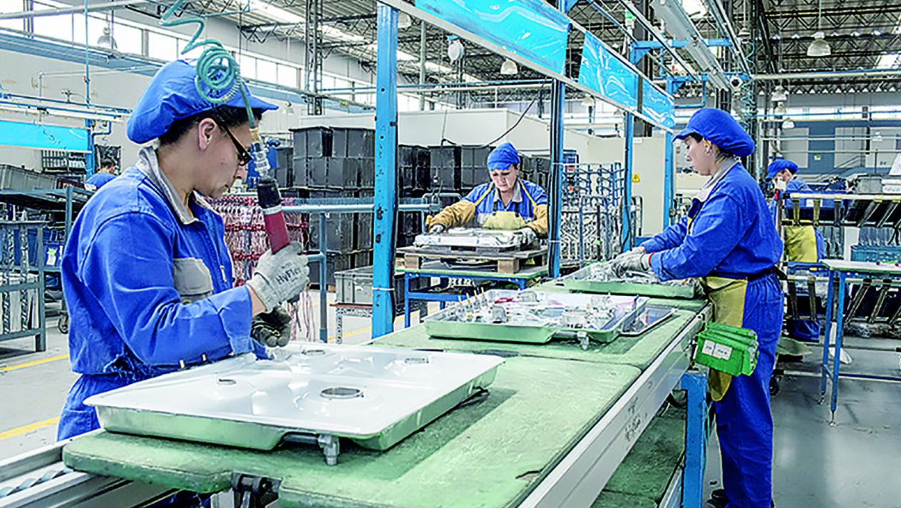 Factores externos mantienen economía en pausa