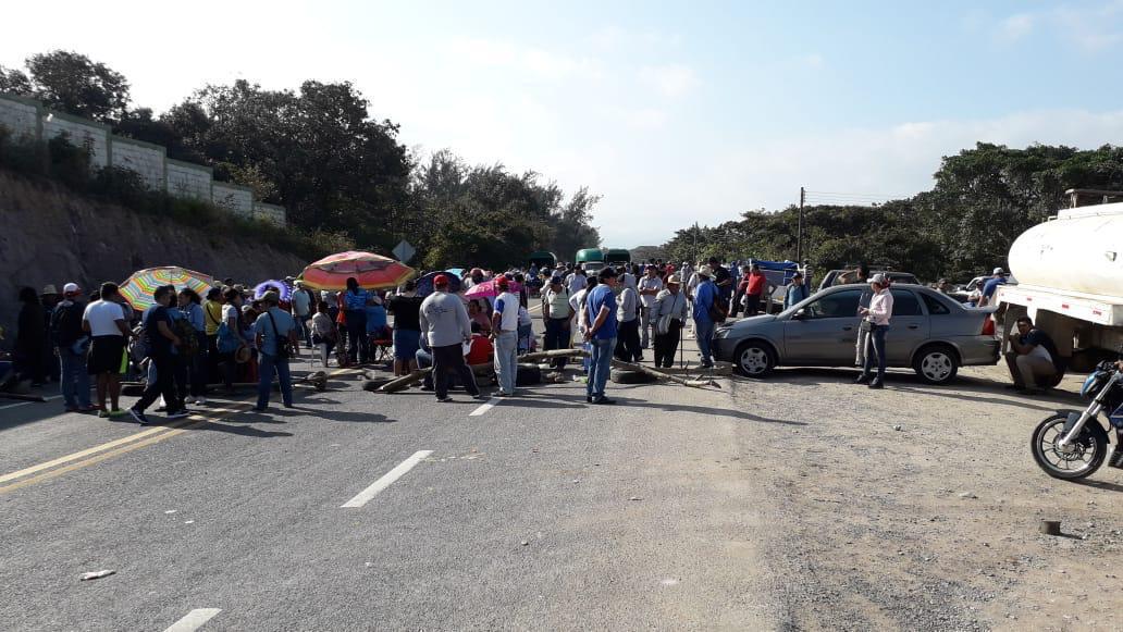 Reclicadores causan caos vial en autopistas México-Puebla y México-Toluca: