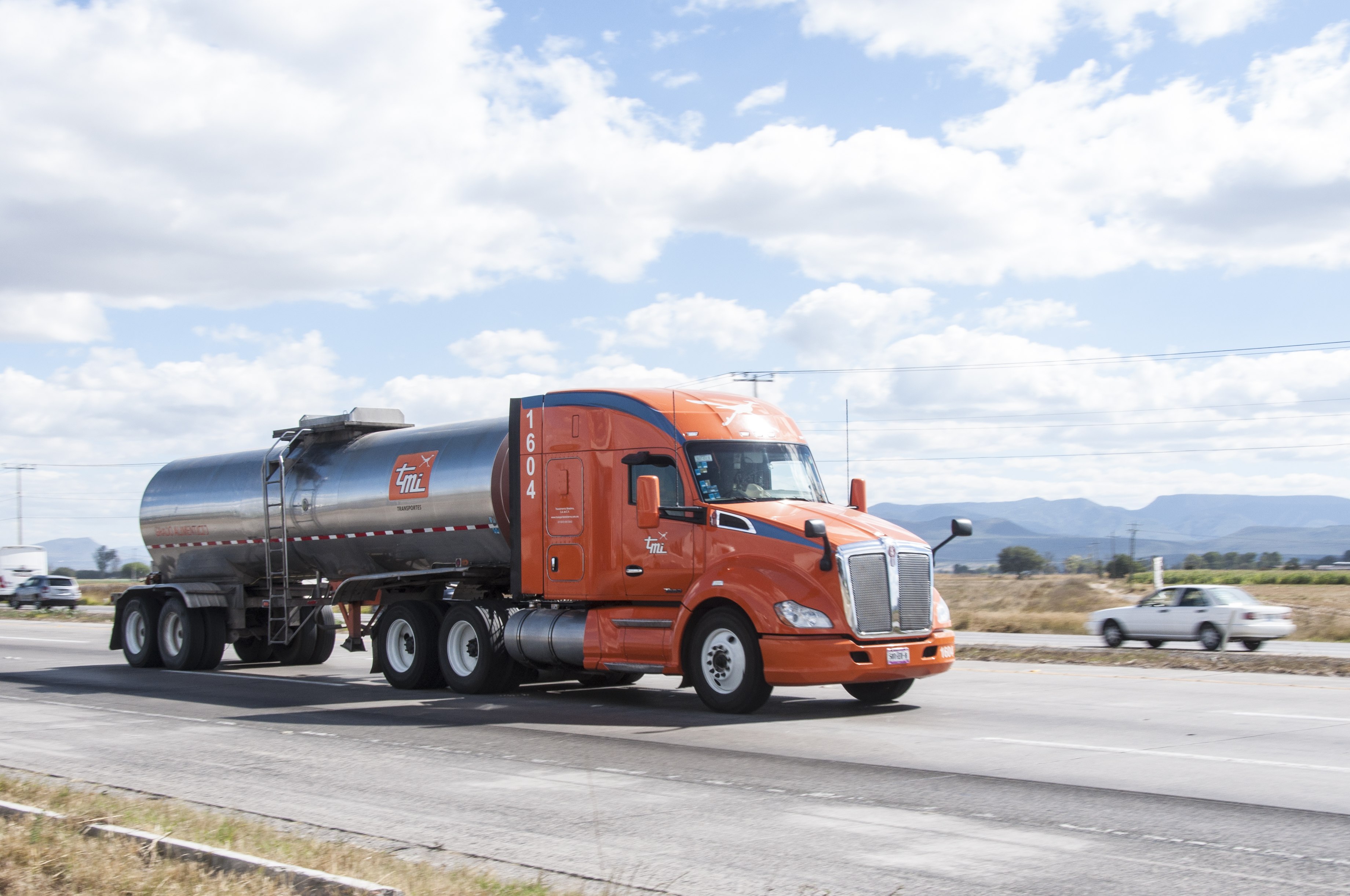 SEMARNAT BUSCA ACTUALIZAR NORMAS PARA AUTOTRANSPORTE