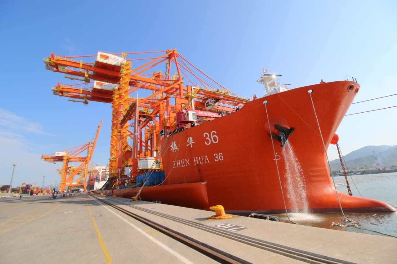 Contecon Manzanillo refuerza su capacidad operativa con nuevas grúas