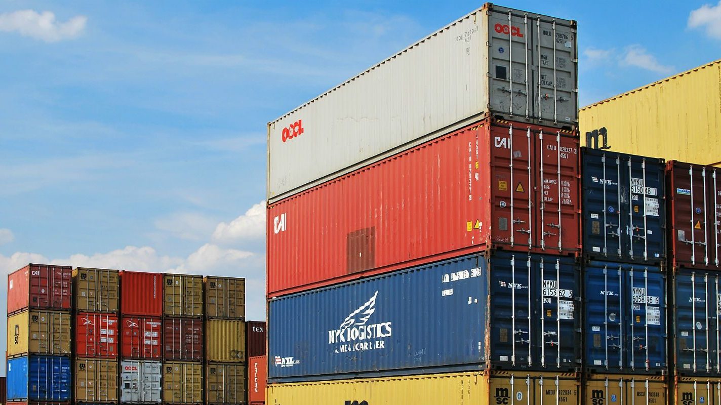 Exportaciones bajan 8% e importaciones 5,4%