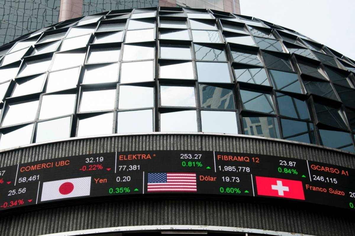 BMV rebasa el nivel de 44 mil puntos; Peso resiste frente al dólar