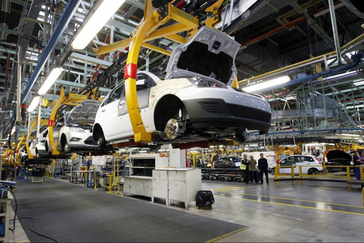 Industria automotriz a la baja