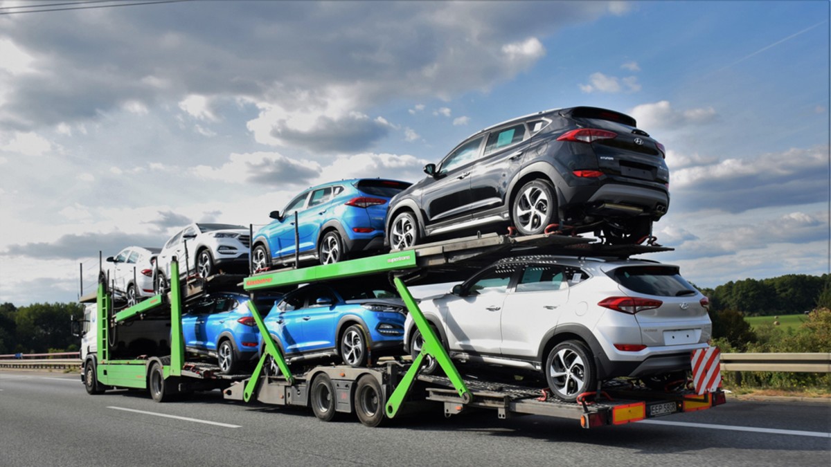 Aumenta importación de vehículos en 40%