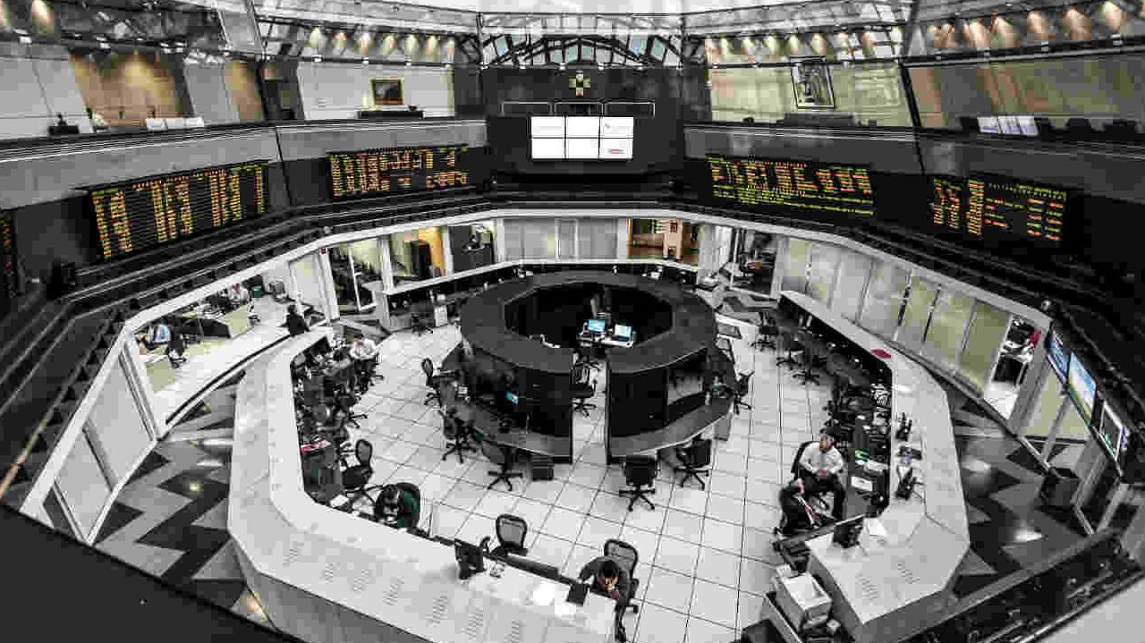 BMV y peso inician positivos sus operaciones