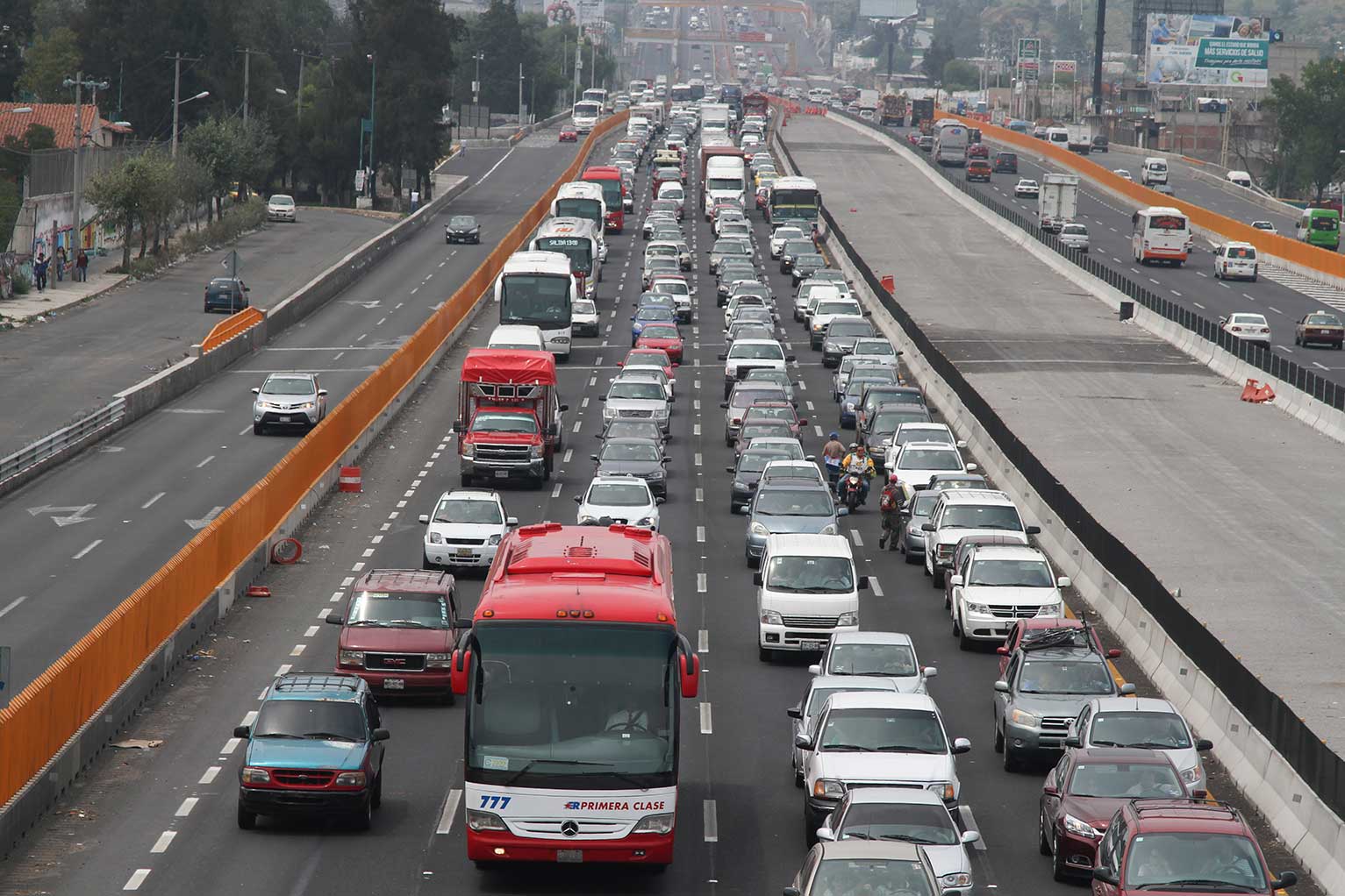 Colapsa sistema IAVE en la México Querétaro