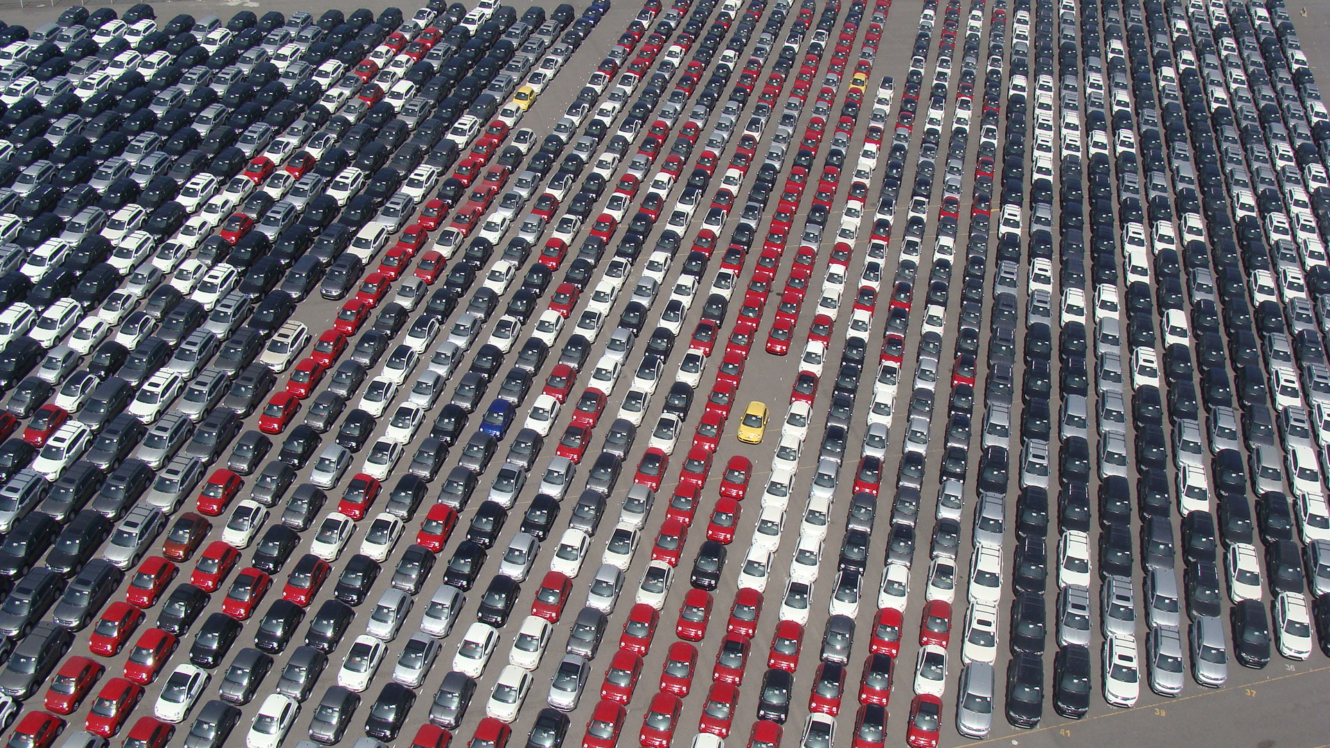 Cobrarán 17% por anticipado a importaciones de vehículos en los puertos