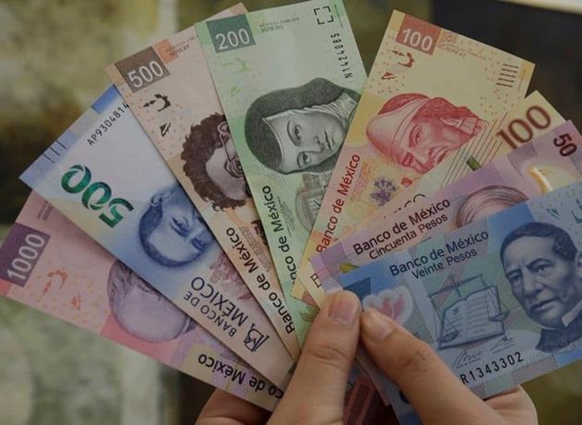 Peso resistente frente al dólar; BMV dentro del nivel de 44 mil puntos