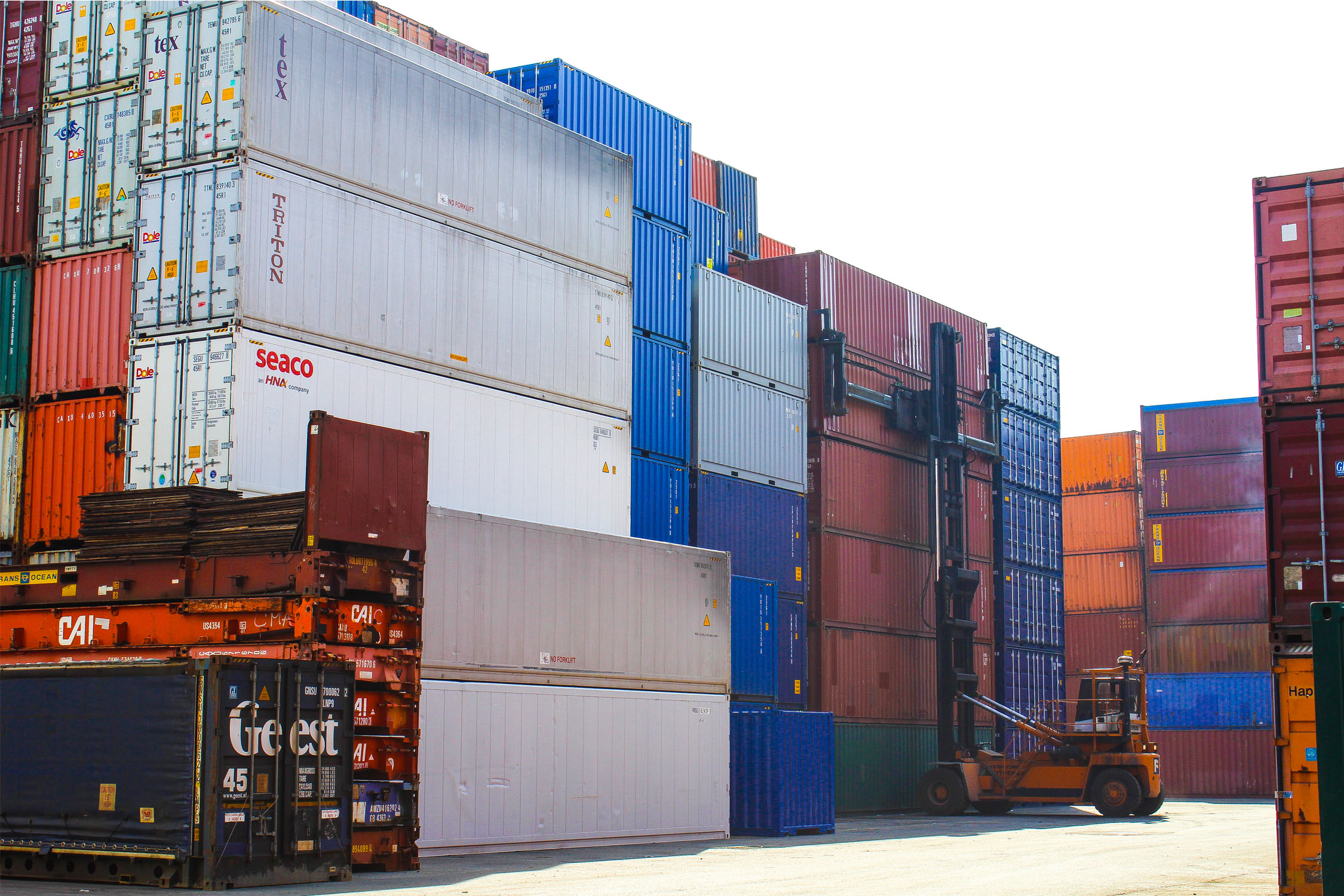 Postergadas las disposiciones para la figura de agencia aduanal