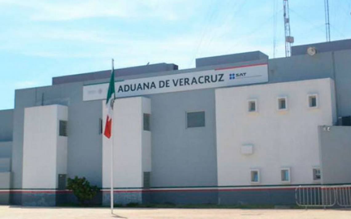 Celebran agentes aduanales de Veracruz 102 aniversario de la Ley Aduanera