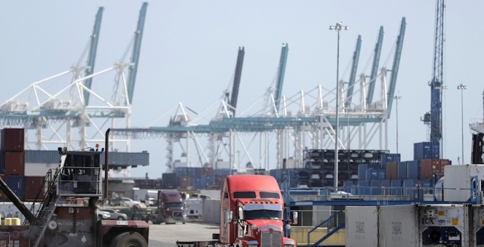 Disminuyó 48 por ciento déficit comercial en enero