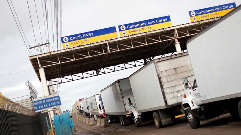 Limitan horarios para puentes fronterizos de Texas y California