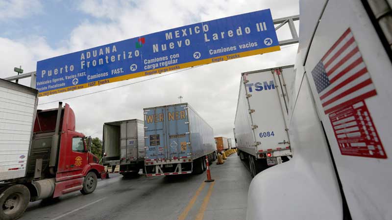 Empresas de EU presionan para seguir operaciones en México pese a coronavirus