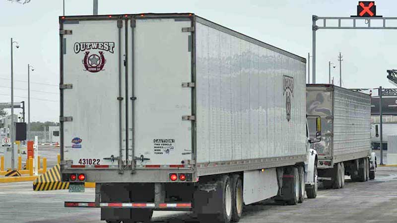 Disminuyen los envíos de material no esencial