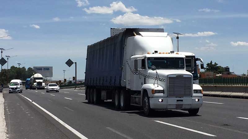 Exportaciones de vehículos pesados disminuyen 23% en febrero