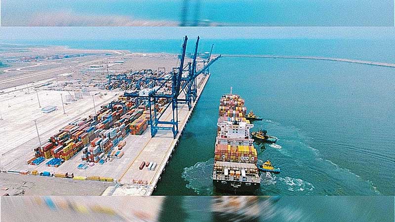 Estancada carga en puerto de Veracruz, pese a ampliación millonaria