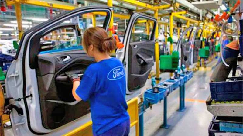 Reinician labores más de 80 mil empleados de industrias automotriz en Sonora