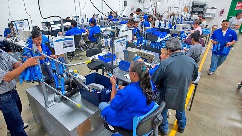 Sector manufacturero atenuó la caída de la actividad industrial en junio