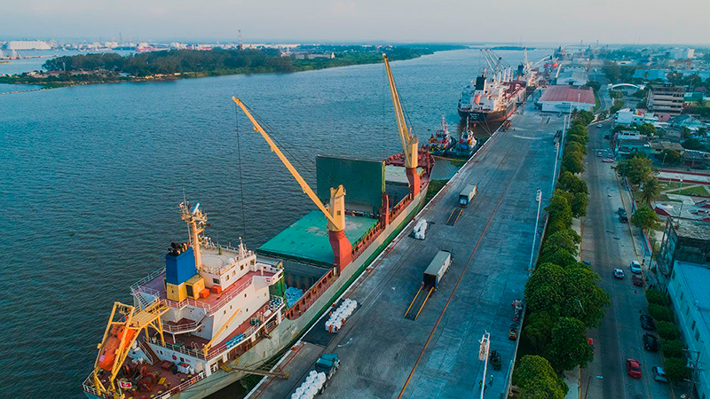 Cae arribo de buques en Coatzacoalcos incrementan exportaciones