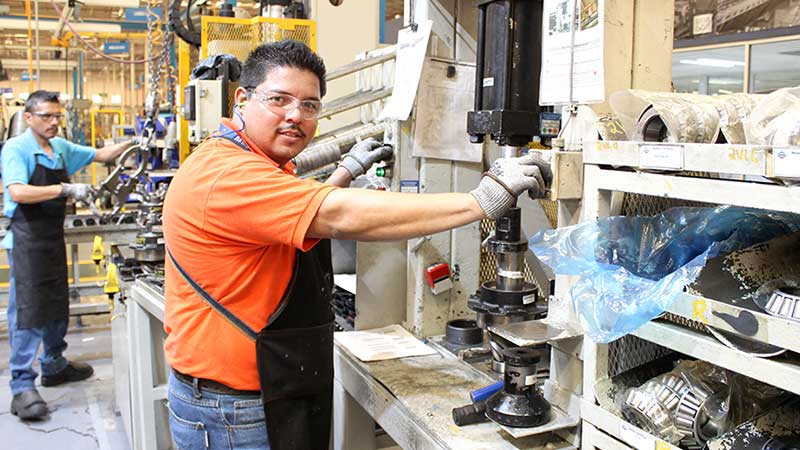 Aumento de empleos refleja reconstrucción económica en Nuevo León: Caintra
