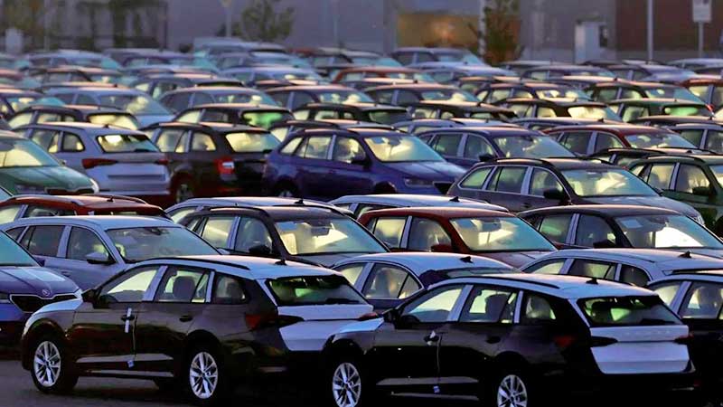 Ventas de autos en México cayeron 28% en 2020