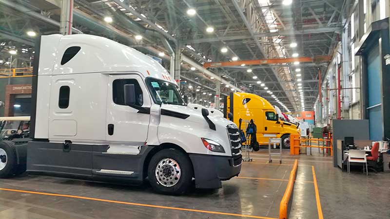 Dailmler Trucks México, única de la industria que elevó ventas en 2020
