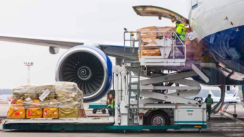 Tráfico de carga aérea supera niveles previos a pandemia