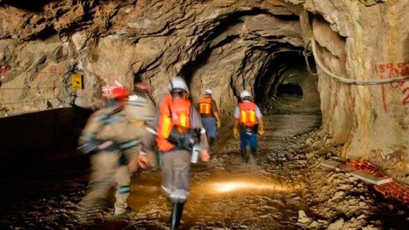 Minería y construcción impulsan la actividad industrial en febrero