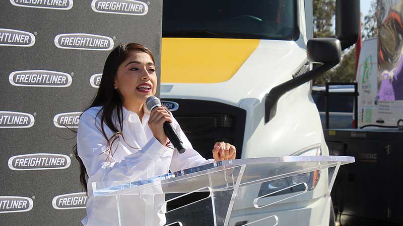 Crean en Tijuana la primera Asociación de Mujeres Operadoras para transporte de carga