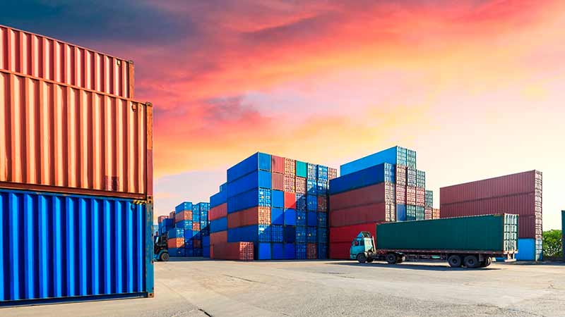 Escasez de contenedores desafía comercio entre México y Estados Unidos